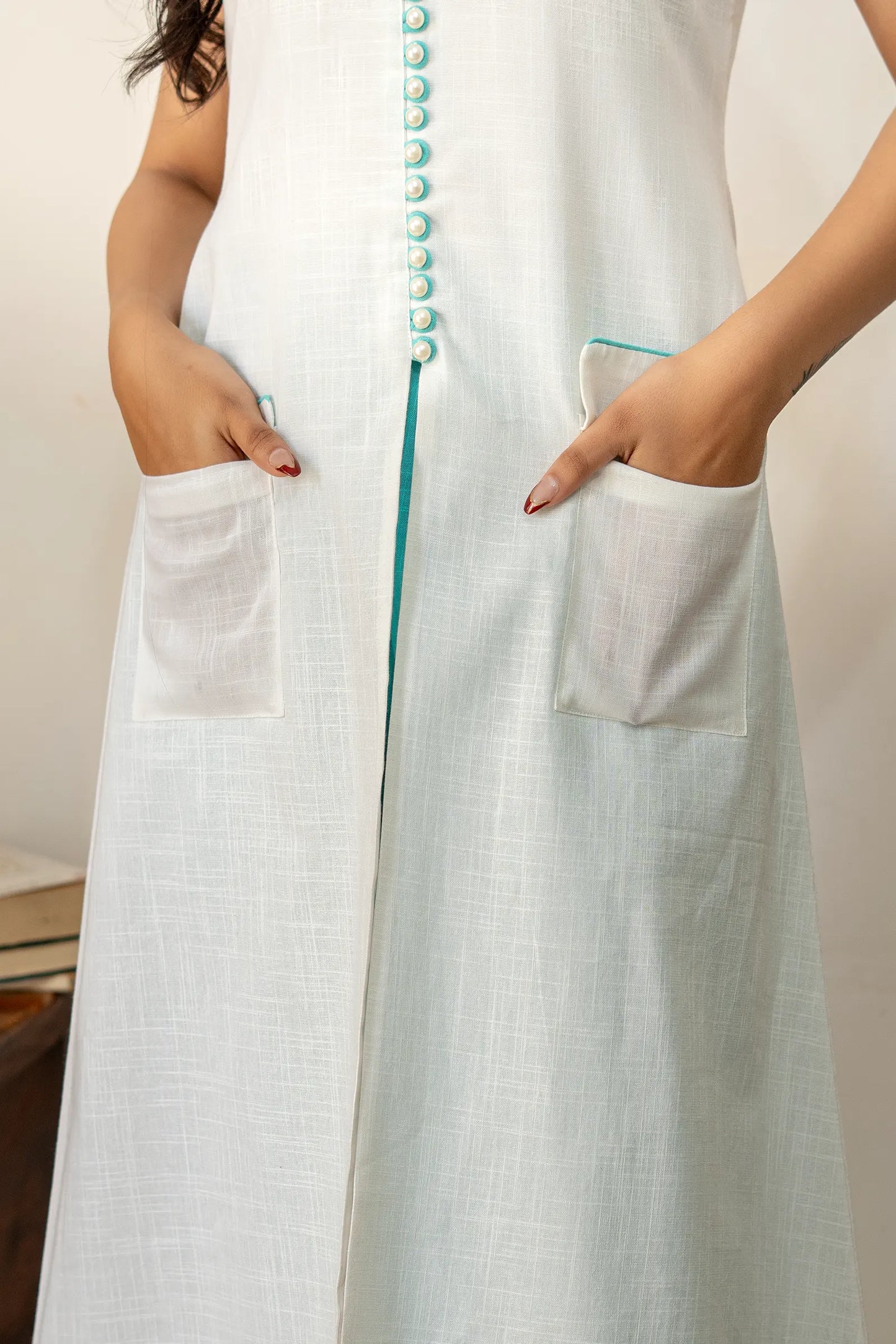 Elara Lucent White And Aqua Slub Cotton Kurta Set