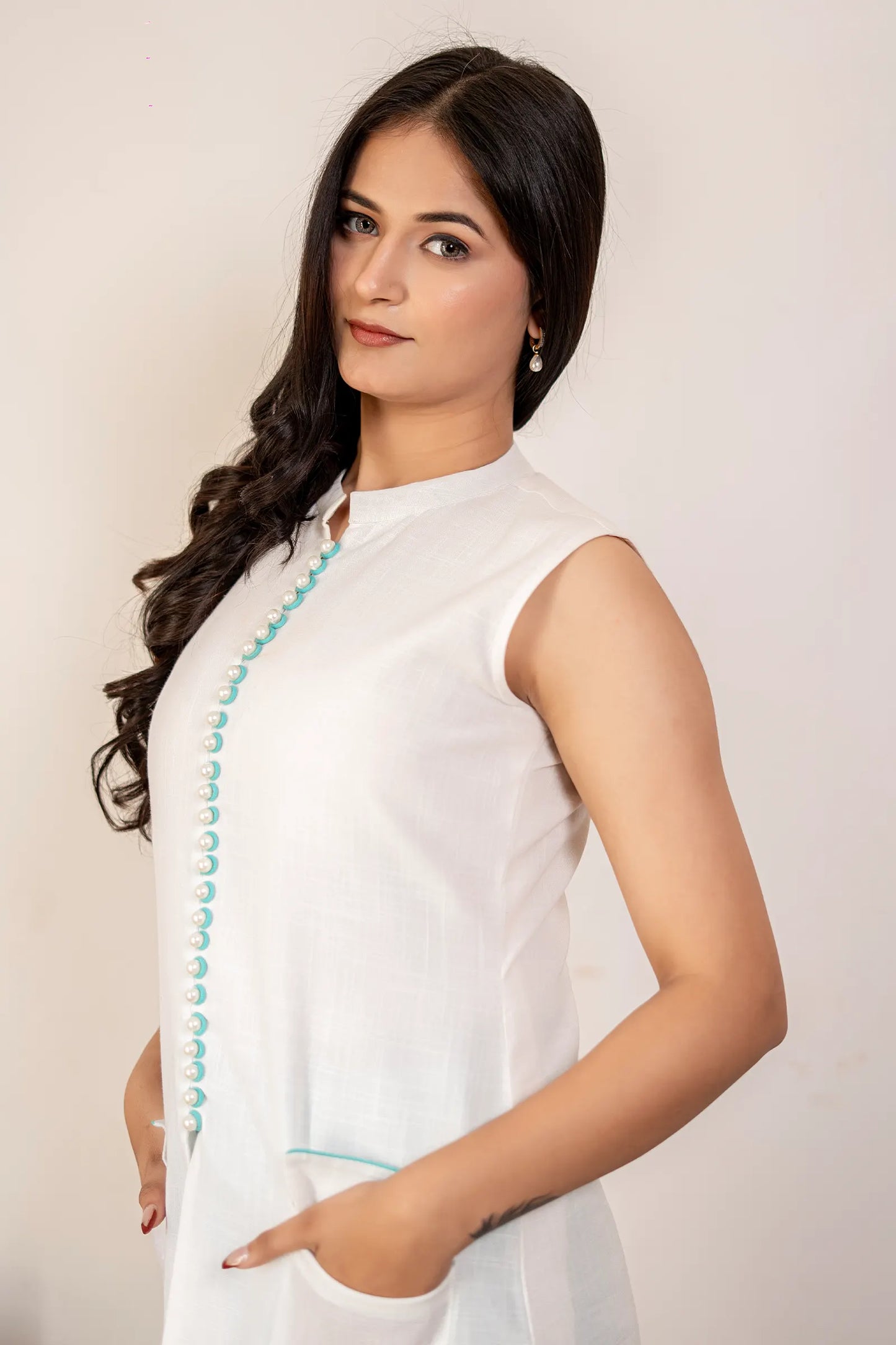Elara Lucent White And Aqua Slub Cotton Kurta Set