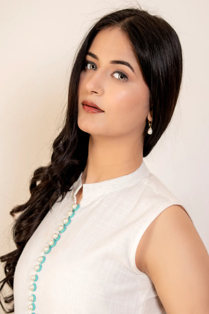 Elara Lucent White And Aqua Slub Cotton Kurta Set