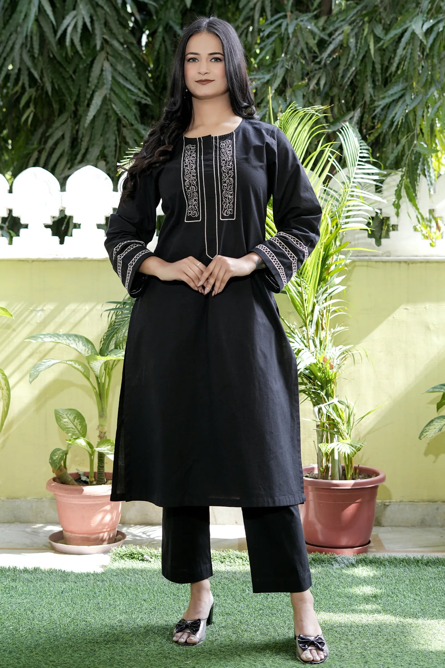 Zoya Black Hand Embroidered Cotton Kurta Set (Set Of 2)